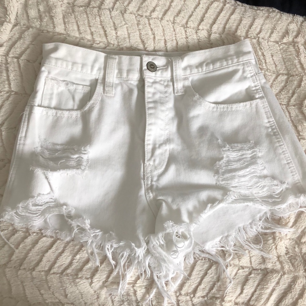 Hollister high waisted shorts! In great condition